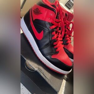Nike Black and Red Low-Top Basketball Sneaker
